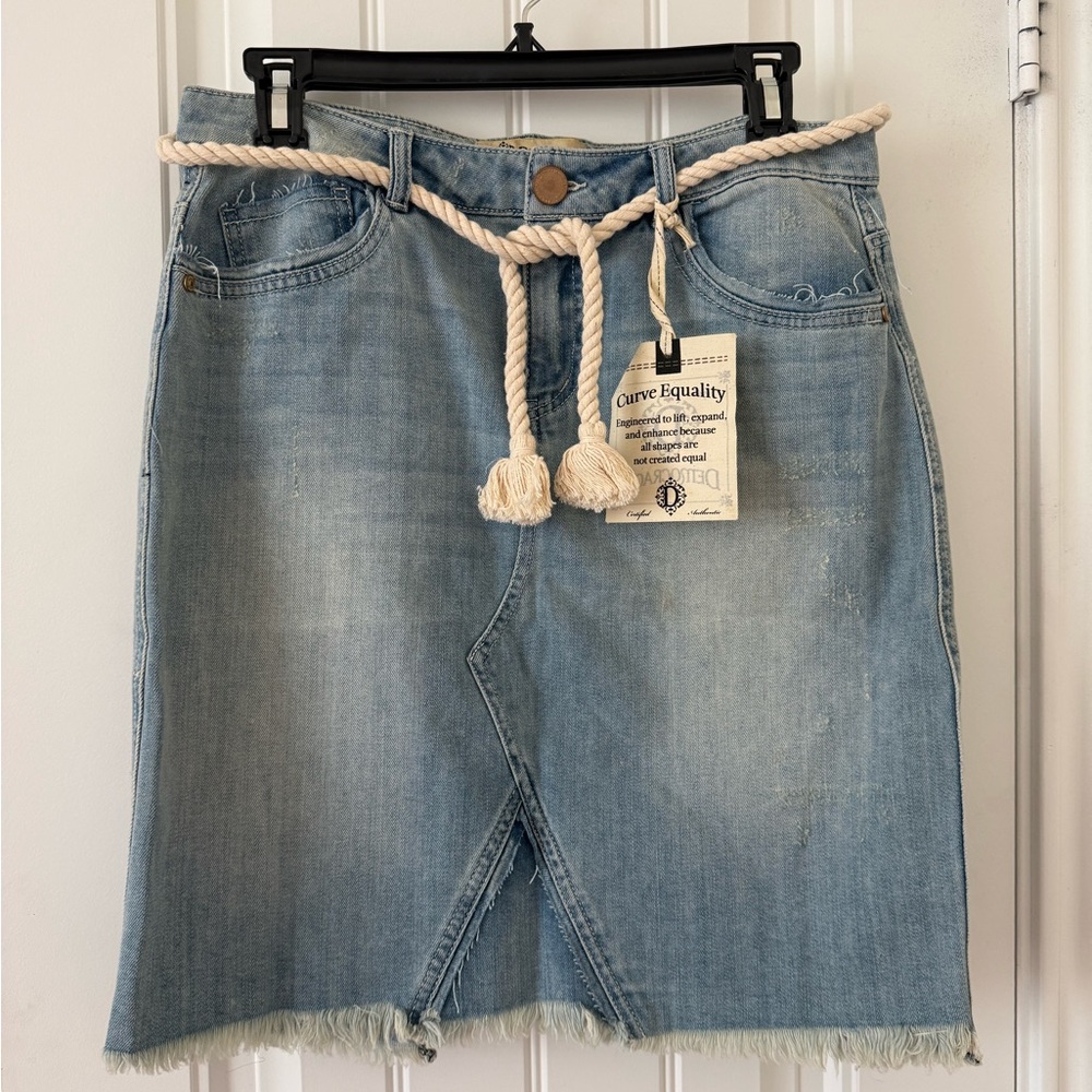 Denim skirt fits size 4-6